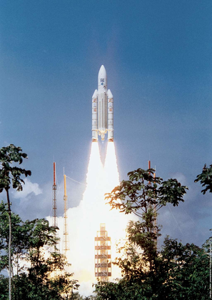 Ariane 5 au décollage - illustration 1