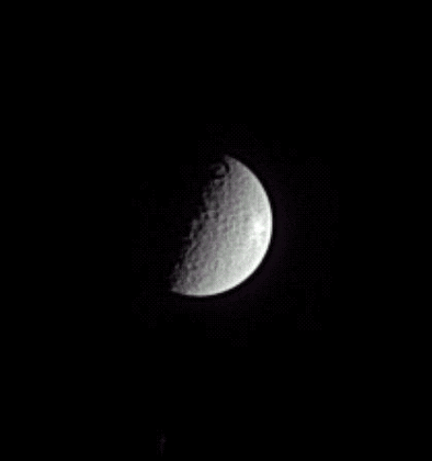 Impact de météorite sur Rhéa, lune de Saturne