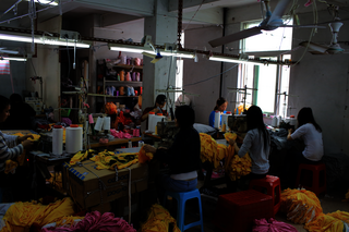 Production de vêtements à Puning, Chine.